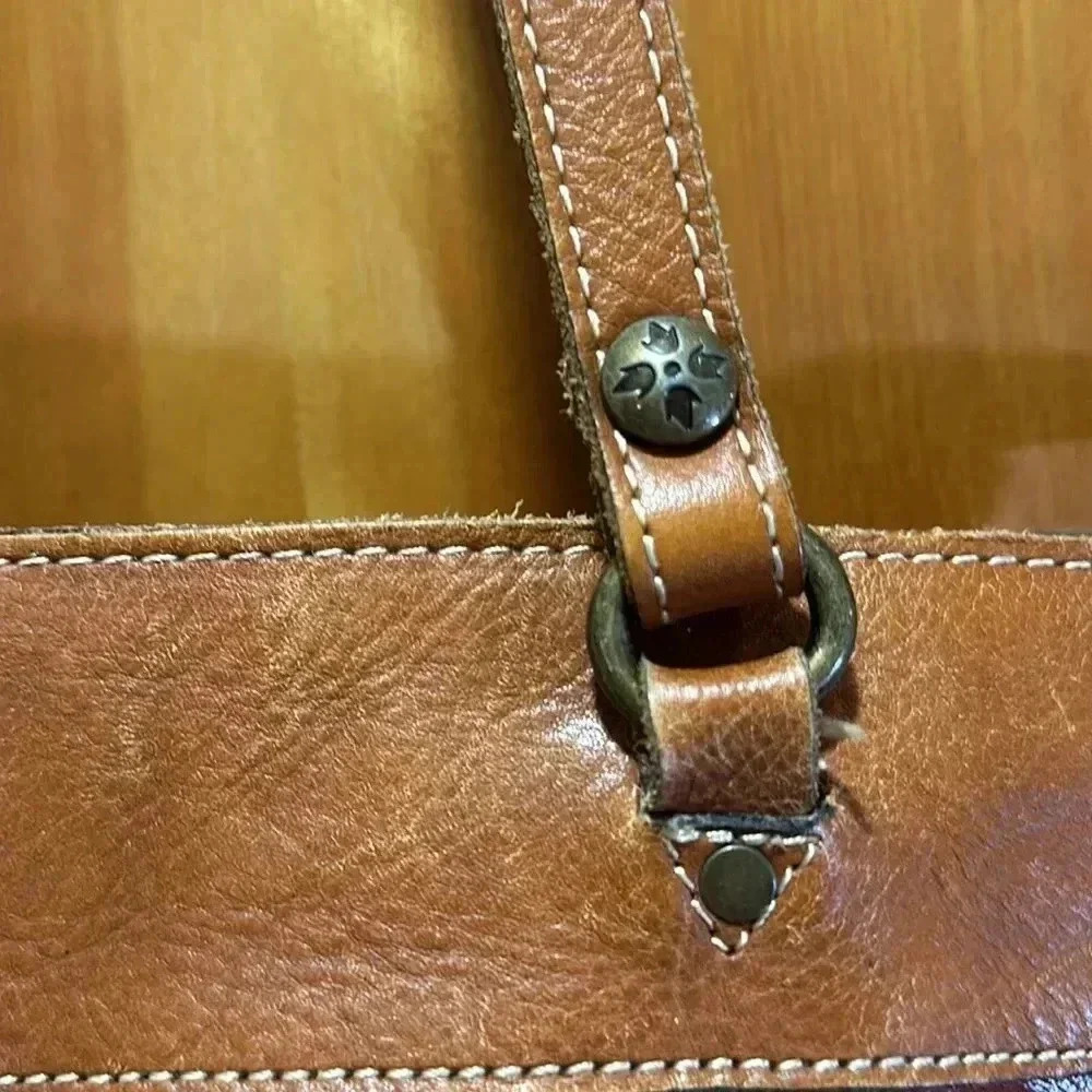 Patricia Nash Floral tote - Picture 4 of 16
